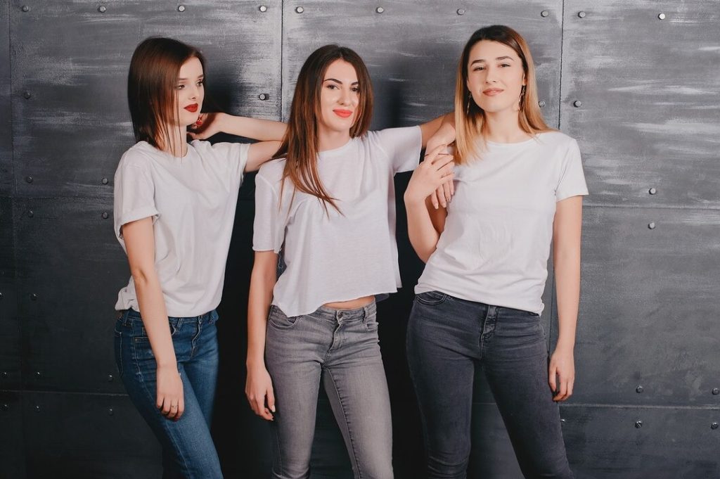 women’s plain t shirts.